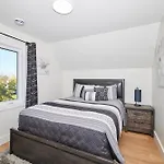 3 Bedroom -Walk To The Falls