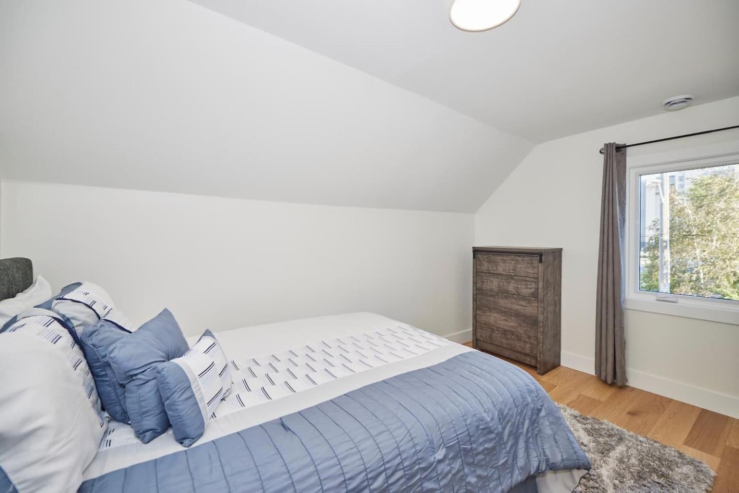3 Bedroom -walk To The Falls * Niagara Falls